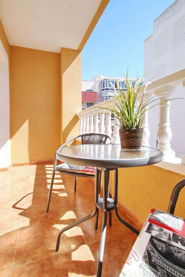 Zoa Happy Vacations Apartman Torrevieja Kültér fotó